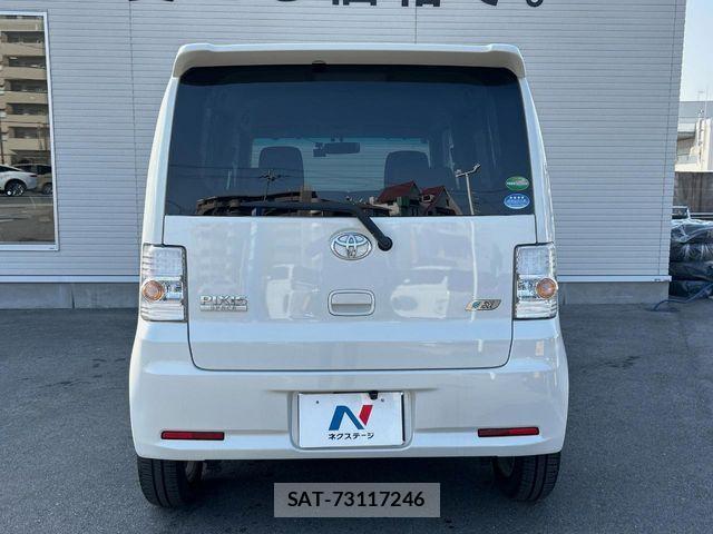 Toyota PIXIS SPACE 2015-03 5875385-14