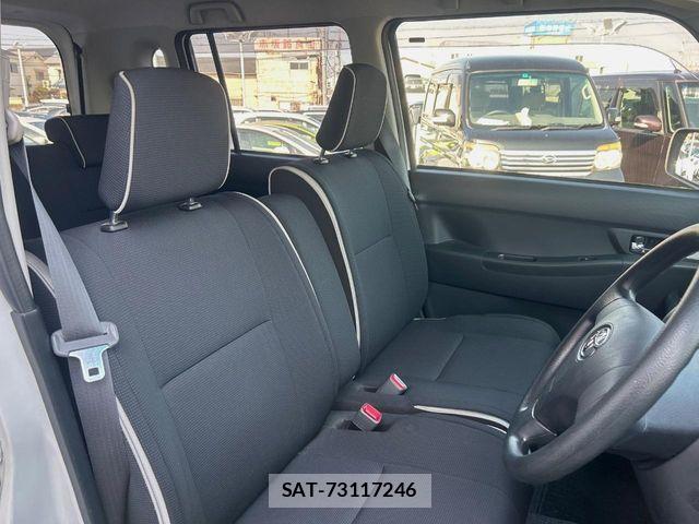 Toyota PIXIS SPACE 2015-03 5875385-7
