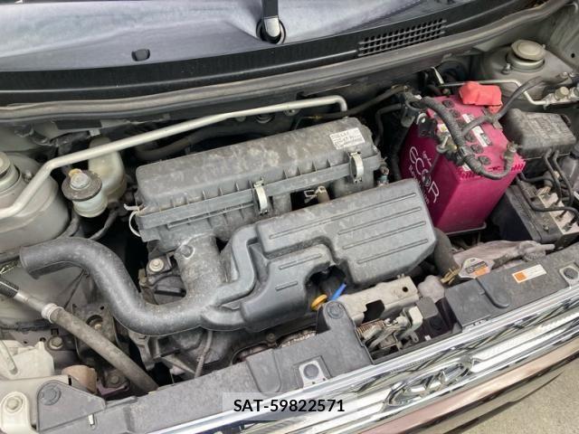 Toyota PIXIS SPACE 2011-12 6911129-7