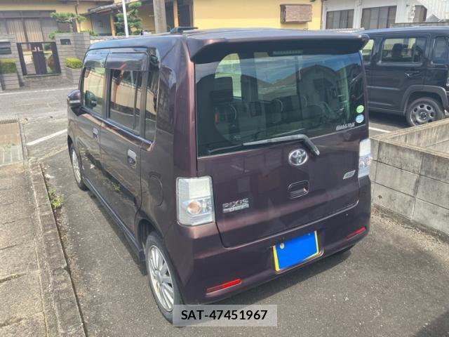 Toyota PIXIS SPACE 2013-01 8037586-9