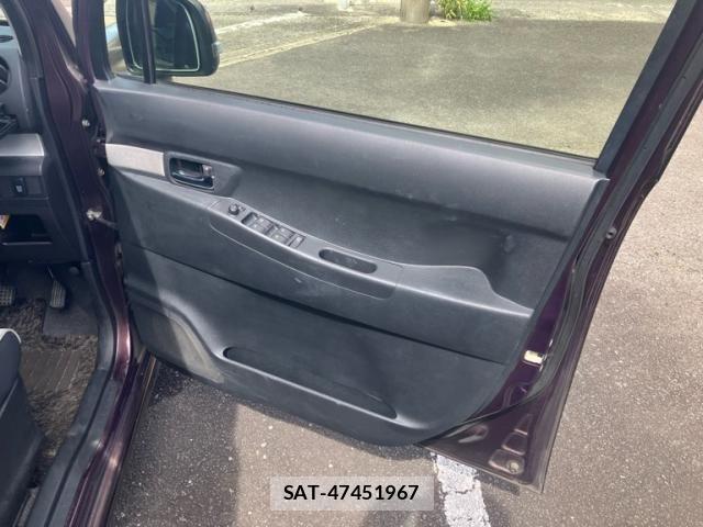 Toyota PIXIS SPACE 2013-01 8037586-11