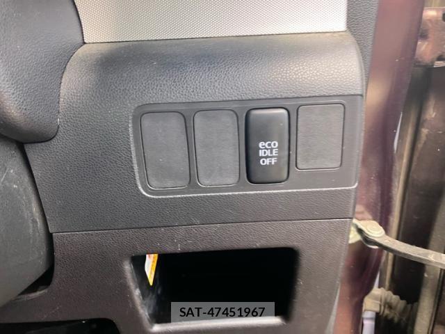 Toyota PIXIS SPACE 2013-01 8037586-17