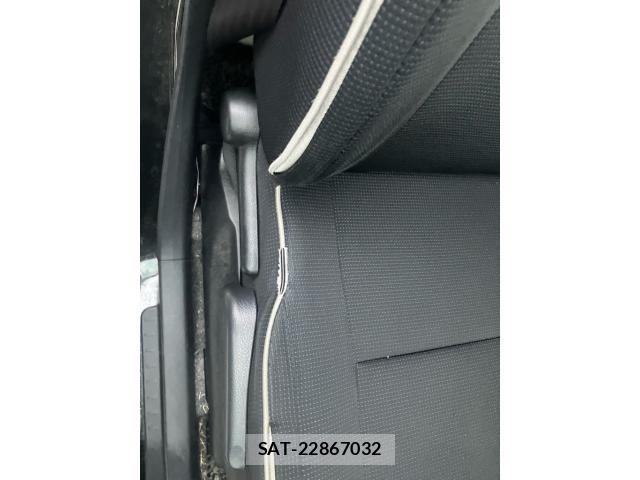 Toyota PIXIS SPACE 2011-12 8037587-9