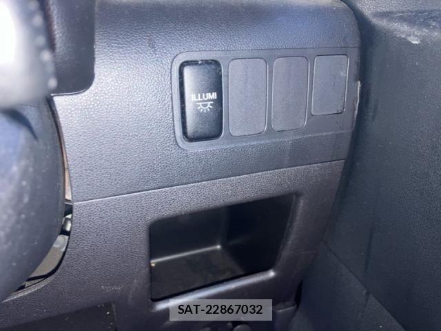 Toyota PIXIS SPACE 2011-12 8037587-16
