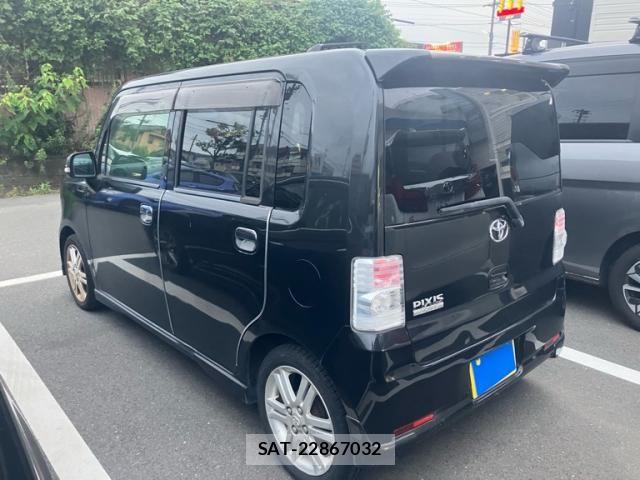 Toyota PIXIS SPACE 2011-12 8037587-2