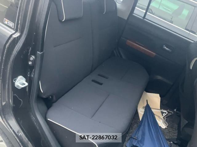 Toyota PIXIS SPACE 2011-12 8037587-7