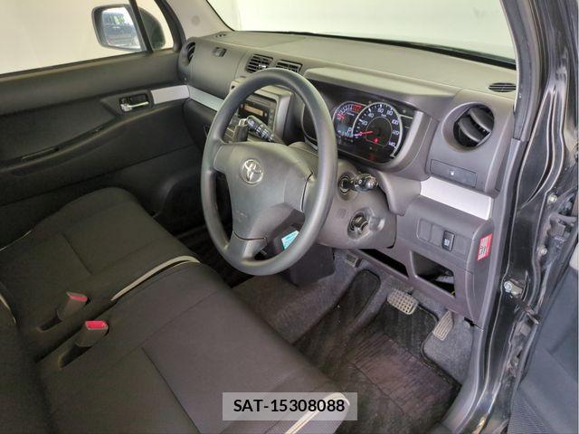 Toyota PIXIS SPACE 2013-12 8355333-25