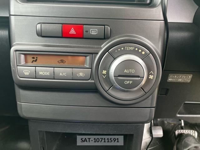 Toyota PIXIS SPACE 2013-06 8414356-17
