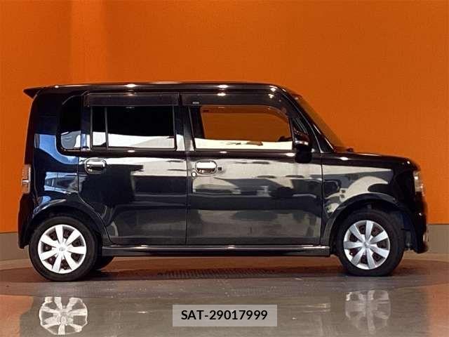 Toyota PIXIS SPACE 2013-09 8628365-12
