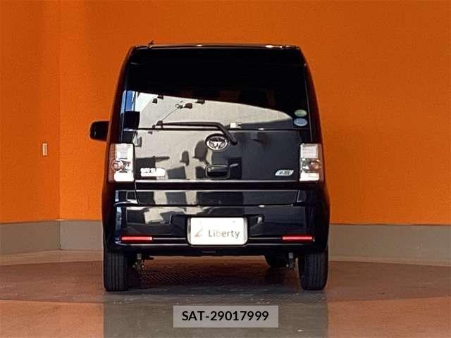 Toyota PIXIS SPACE 2013-09 8628365-14