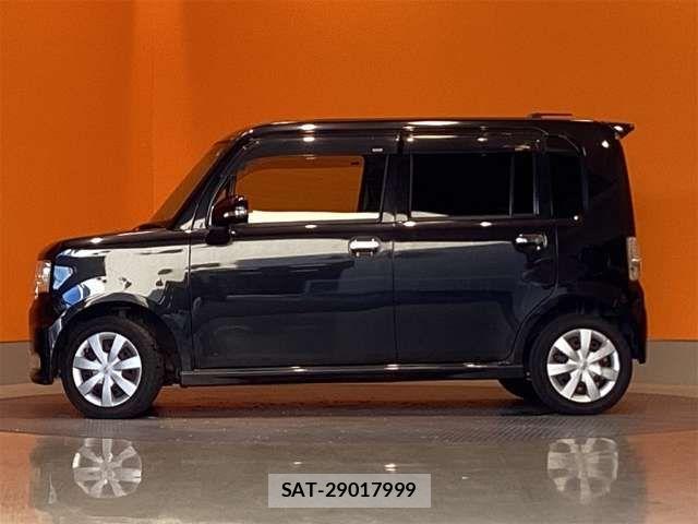 Toyota PIXIS SPACE 2013-09 8628365-16