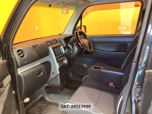 Toyota PIXIS SPACE 2013-09 8628365-17
