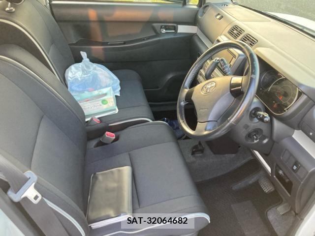 Toyota PIXIS SPACE 2013-12 8660960-10