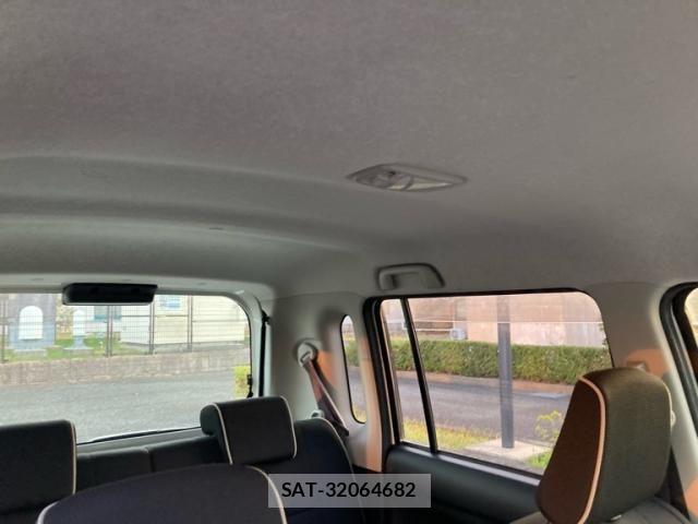 Toyota PIXIS SPACE 2013-12 8660960-12