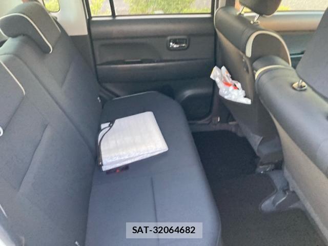 Toyota PIXIS SPACE 2013-12 8660960-13