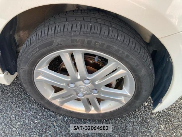 Toyota PIXIS SPACE 2013-12 8660960-2