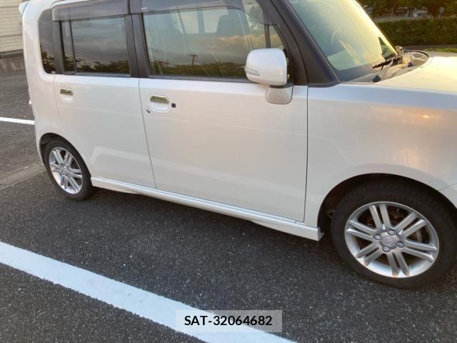 Toyota PIXIS SPACE 2013-12 8660960-3