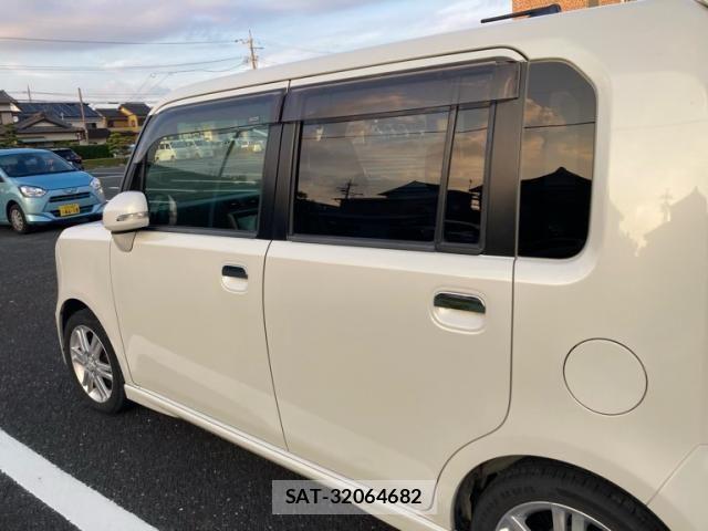 Toyota PIXIS SPACE 2013-12 8660960-7