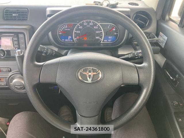 Toyota PIXIS SPACE 2015-08 8368094-15