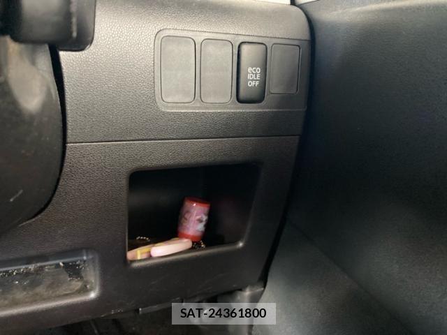 Toyota PIXIS SPACE 2015-08 8368094-16