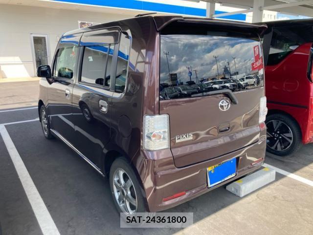 Toyota PIXIS SPACE 2015-08 8368094-3