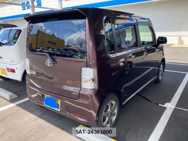 Toyota PIXIS SPACE 2015-08 8368094-4