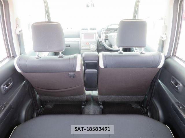Toyota PIXIS SPACE 2014-02 8881543-9