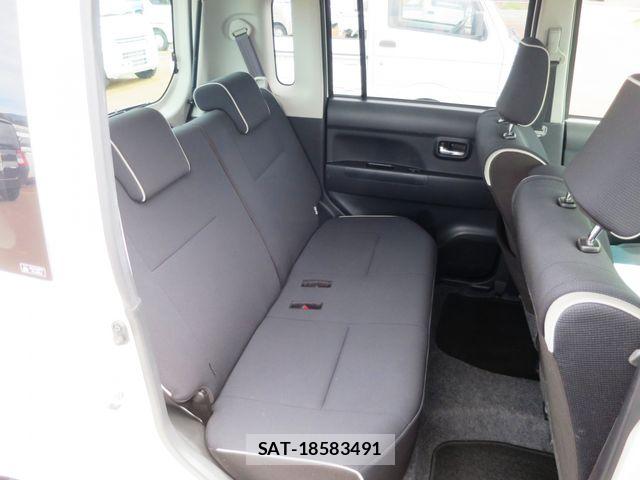 Toyota PIXIS SPACE 2014-02 8881543-10