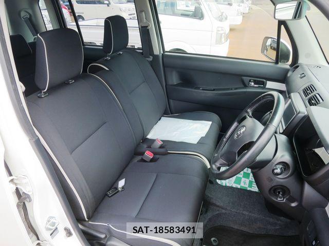 Toyota PIXIS SPACE 2014-02 8881543-11