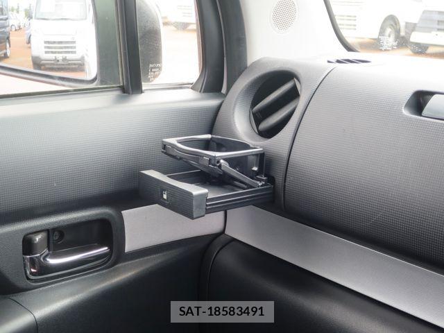 Toyota PIXIS SPACE 2014-02 8881543-19
