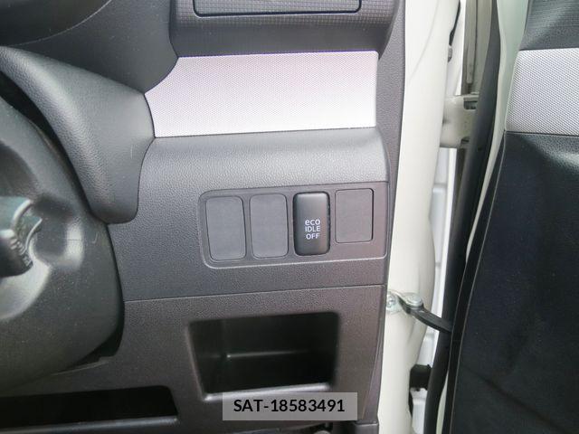Toyota PIXIS SPACE 2014-02 8881543-26