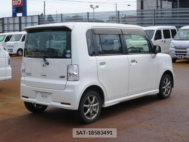 Toyota PIXIS SPACE 2014-02 8881543-2