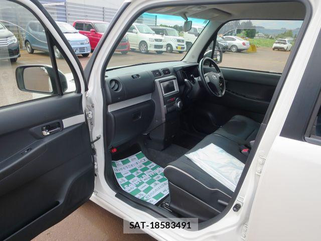 Toyota PIXIS SPACE 2014-02 8881543-5