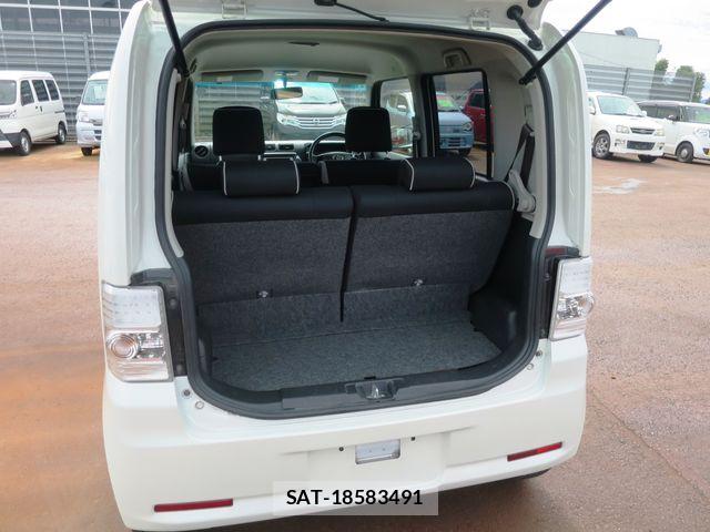 Toyota PIXIS SPACE 2014-02 8881543-8