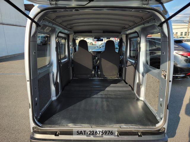 Toyota PIXIS VAN 2022-08 4329234-23