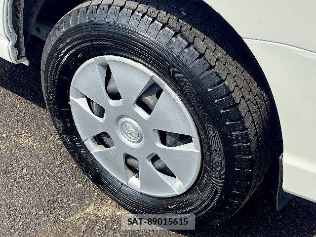 Toyota PIXIS VAN 2018-06 6677486-26