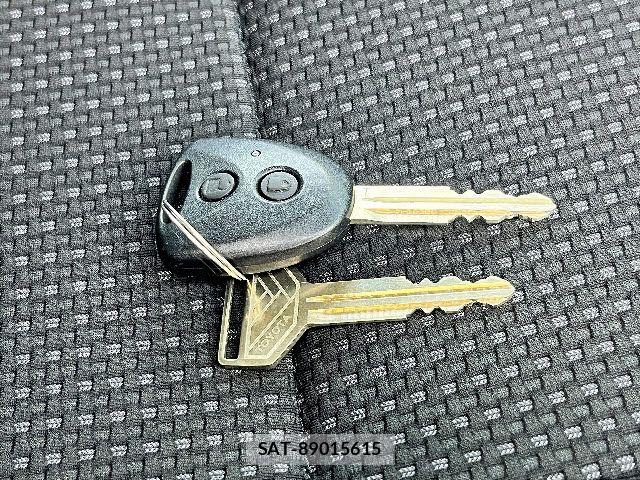 Toyota PIXIS VAN 2018-06 6677486-5