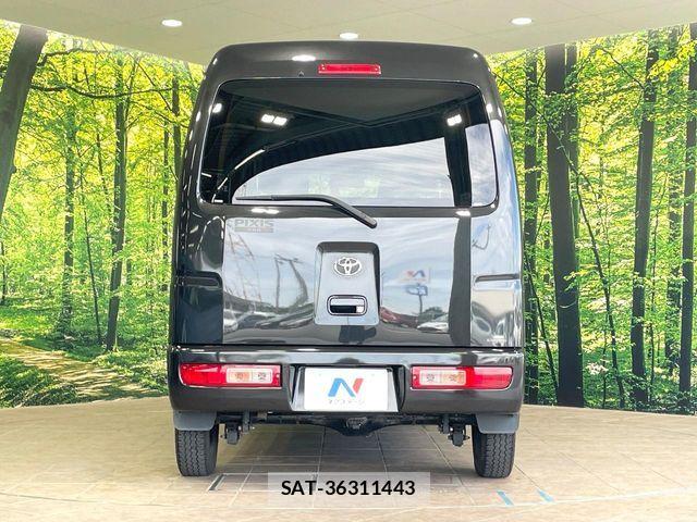 Toyota PIXIS VAN 2017-03 6816542-13