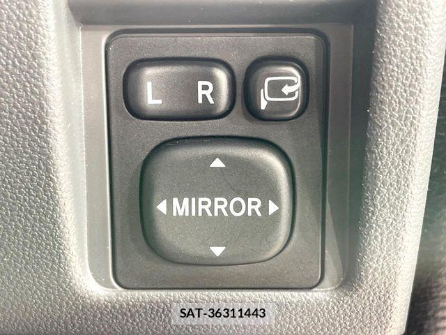 Toyota PIXIS VAN 2017-03 6816542-5