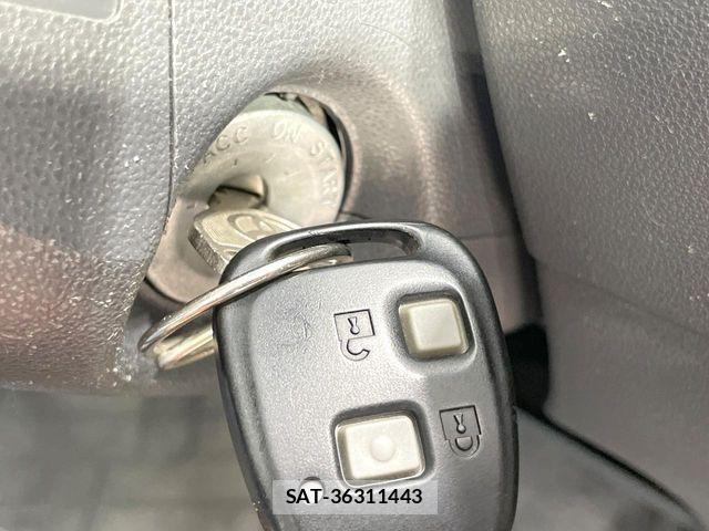 Toyota PIXIS VAN 2017-03 6816542-6