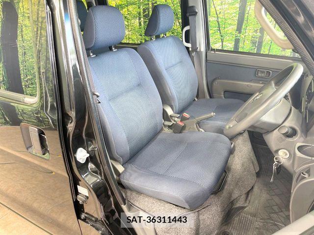 Toyota PIXIS VAN 2017-03 6816542-7