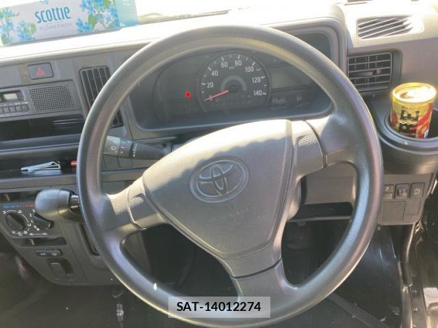 Toyota PIXIS VAN 2018-06 7272697-11