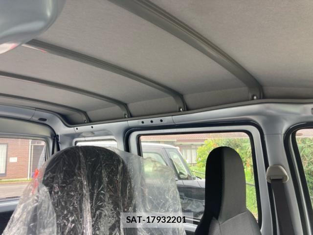 Toyota PIXIS VAN 2018-07 7393533-12