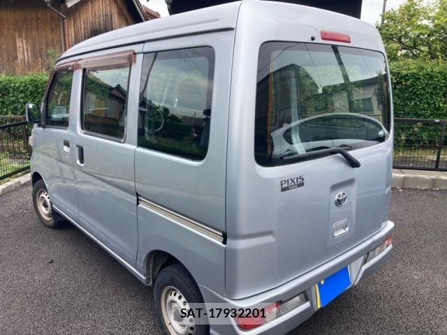 Toyota PIXIS VAN 2018-07 7393533-2