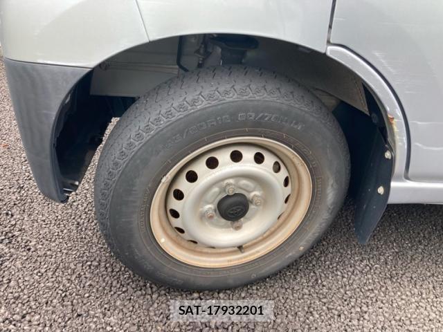 Toyota PIXIS VAN 2018-07 7393533-6