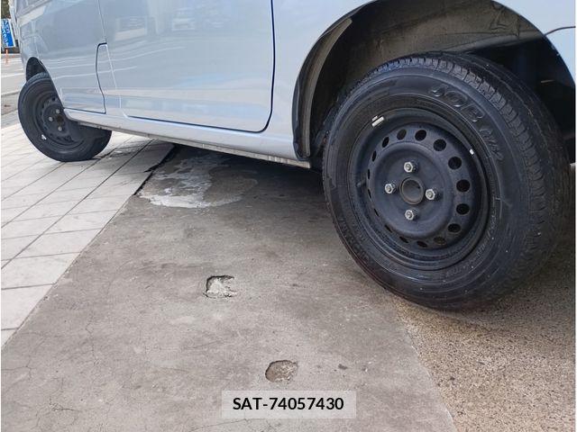 Toyota PIXIS VAN 2022-06 7619175-2