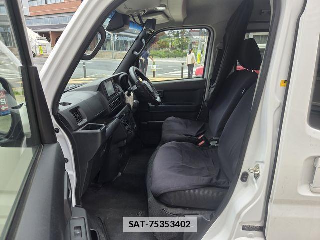 Toyota PIXIS VAN 2022-10 7903222-16