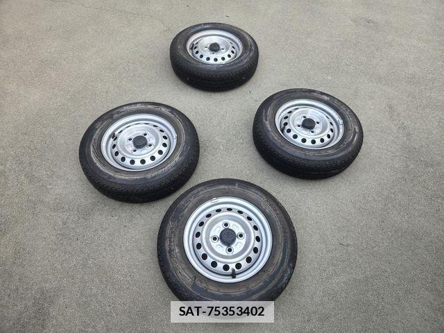 Toyota PIXIS VAN 2022-10 7903222-24