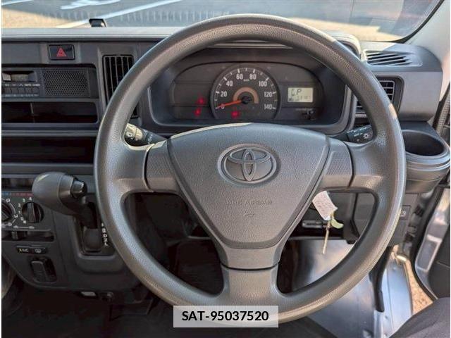 Toyota PIXIS VAN 2021-06 7980577-18