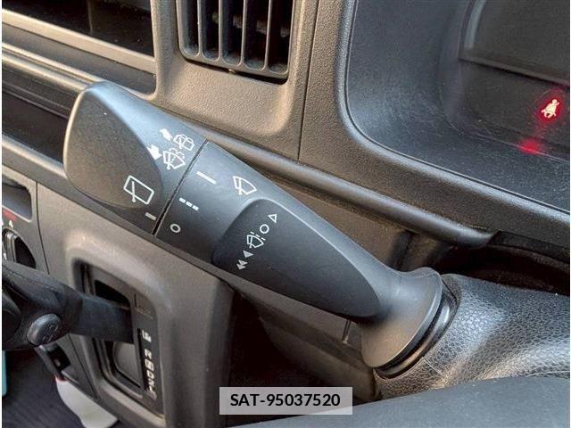Toyota PIXIS VAN 2021-06 7980577-19
